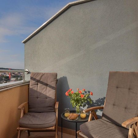 Apartment Leki - Newly Renovated, Modern City Spot Pula Exterior photo