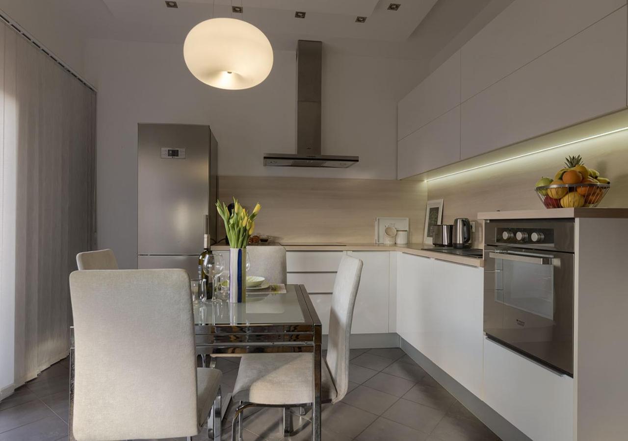 Apartment Leki - Newly Renovated, Modern City Spot Pula Exterior photo