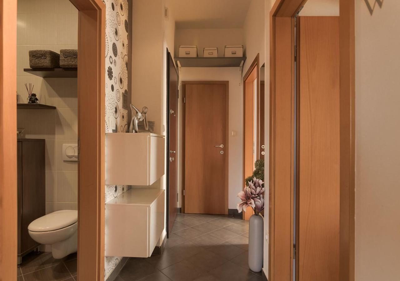 Apartment Leki - Newly Renovated, Modern City Spot Pula Exterior photo
